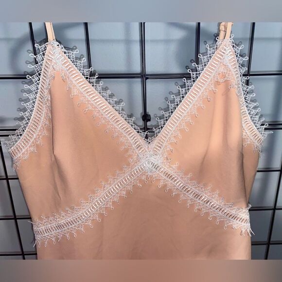 X by NBD Paris Dress in Blush with white trim EUC - Picture 3 of 11